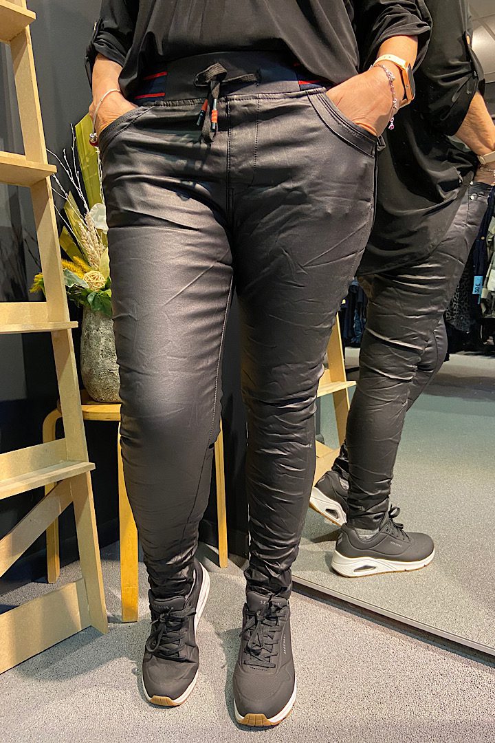 Karostar leatherlook jogging broek met kordje zwart