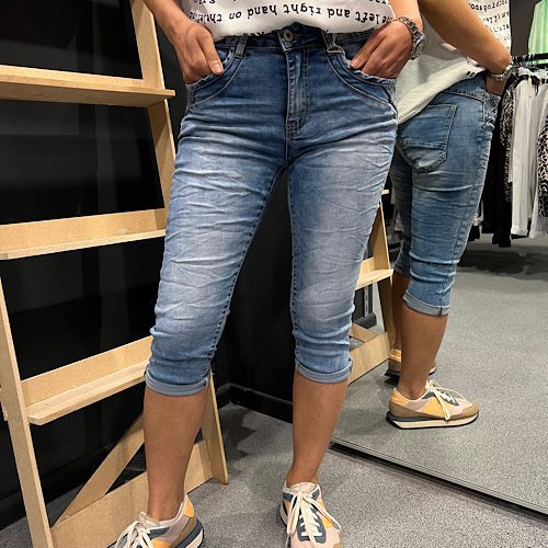 Shorts & Capri Jeans