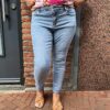 Monday premium slijtage plekken jeans blauw