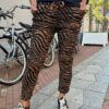 Comfy stretchbroek zebraprint camel