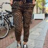 Comfy stretchbroek zebraprint camel