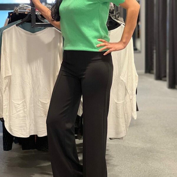 Musthave wijde broek met naad zwart