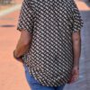 Travel blouse korte mouwen met retroprint bruin