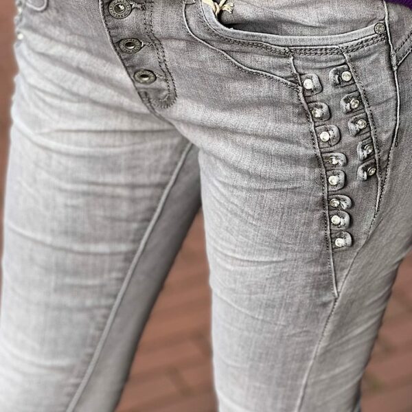 Jewelly Jeans knopensluiting met siersteentjes grijs