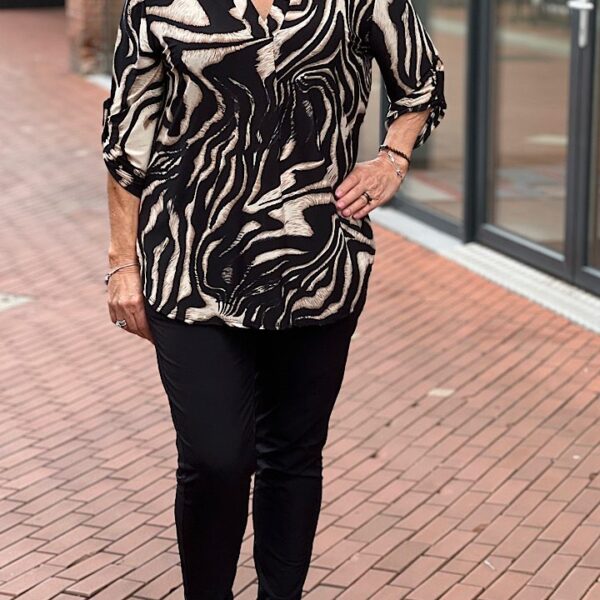 Travelstof dierenprint blouse beige/zwart
