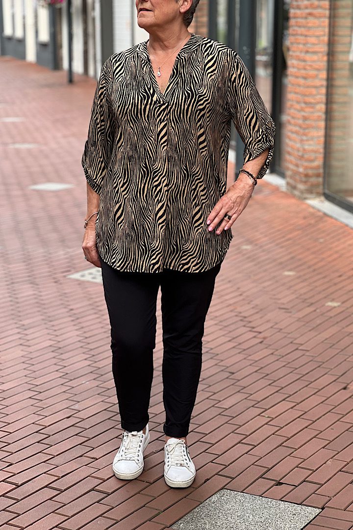 Travelstof zebraprint blouse camel/zwart
