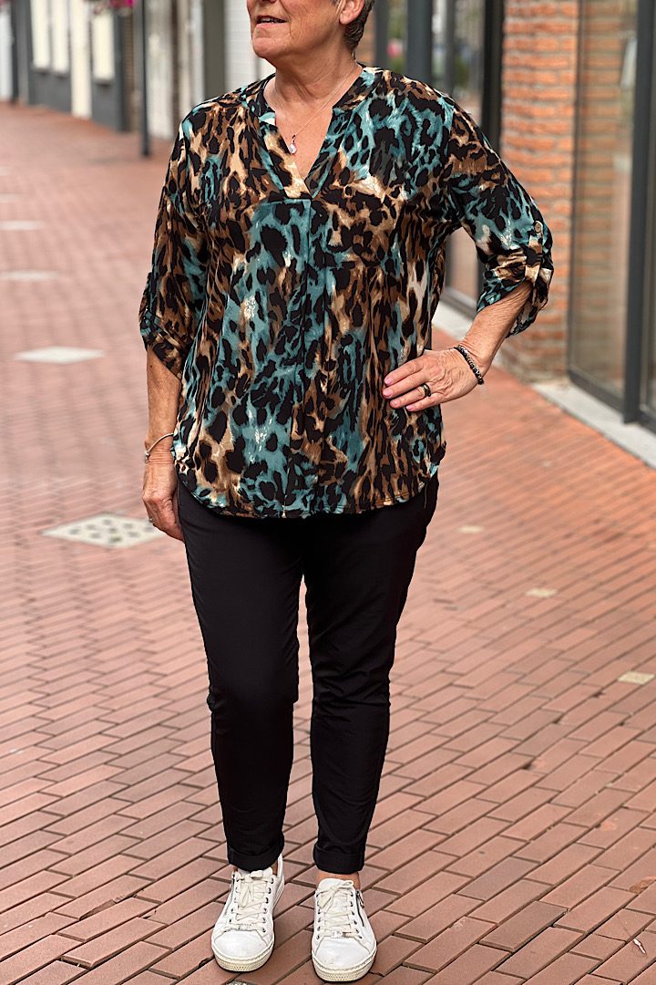 Travelstof leopardprint blouse bruin/pertol