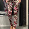 Musthave Travelstof broek leopard fuchsia