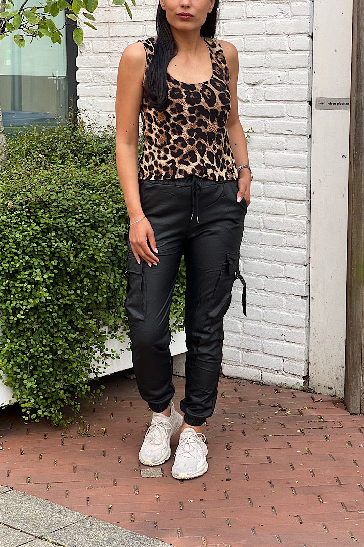 Leather look cargo broek zwart