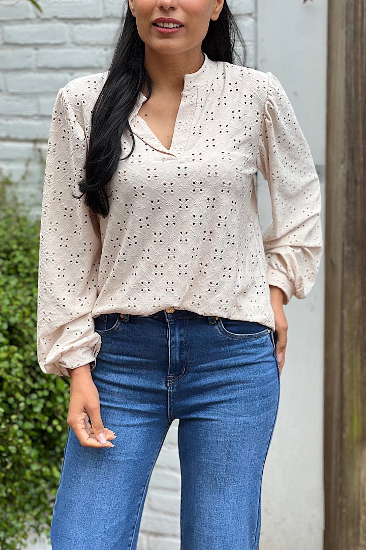 Musthave broderie blouse beige