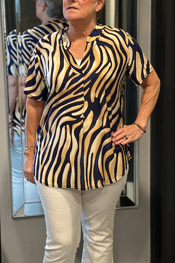 Travel blouse korte mouwen animalprint blauw