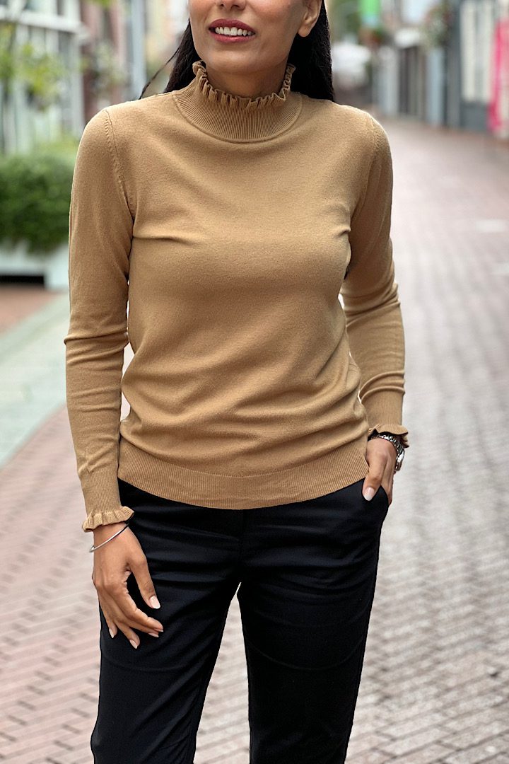 Turtleneck trui met ruches camel