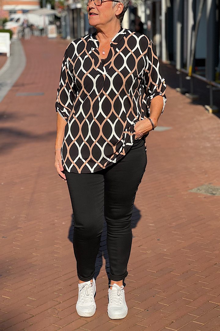 Travel blouse met print zwart