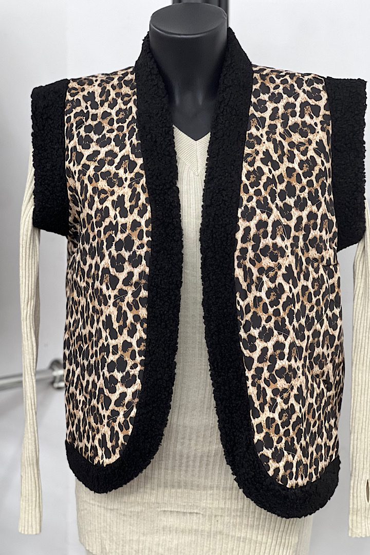 Leopard Teddy Gilet