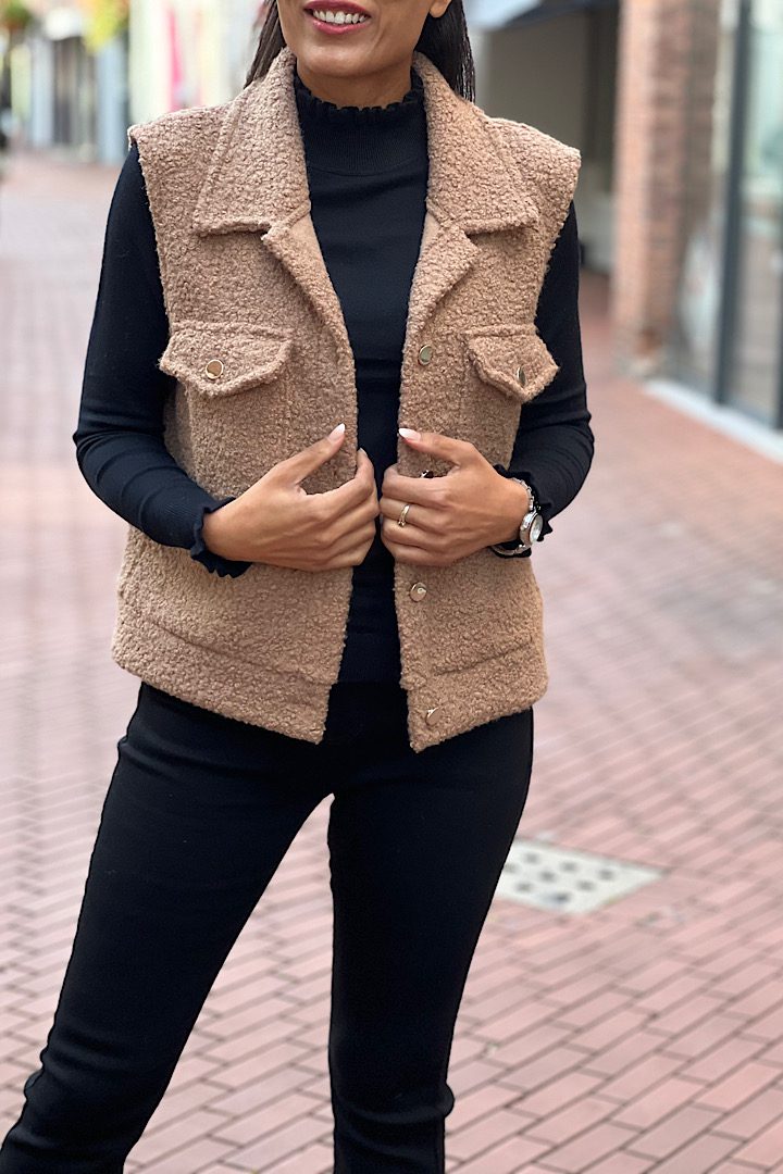 Gilet Musthave met knopen camel