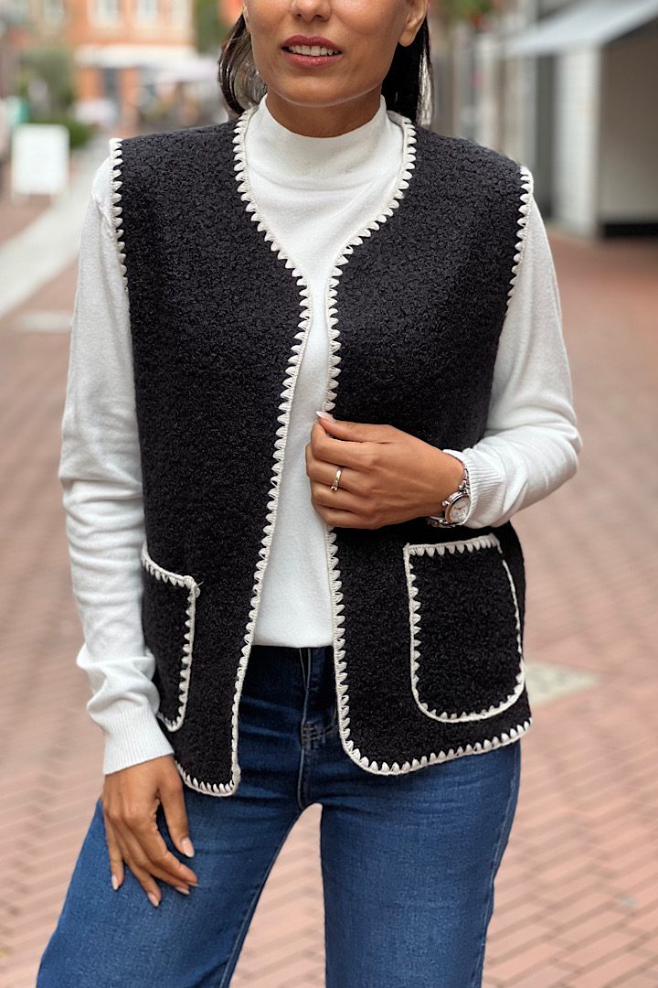 Musthave geborduurd Gilet zwart