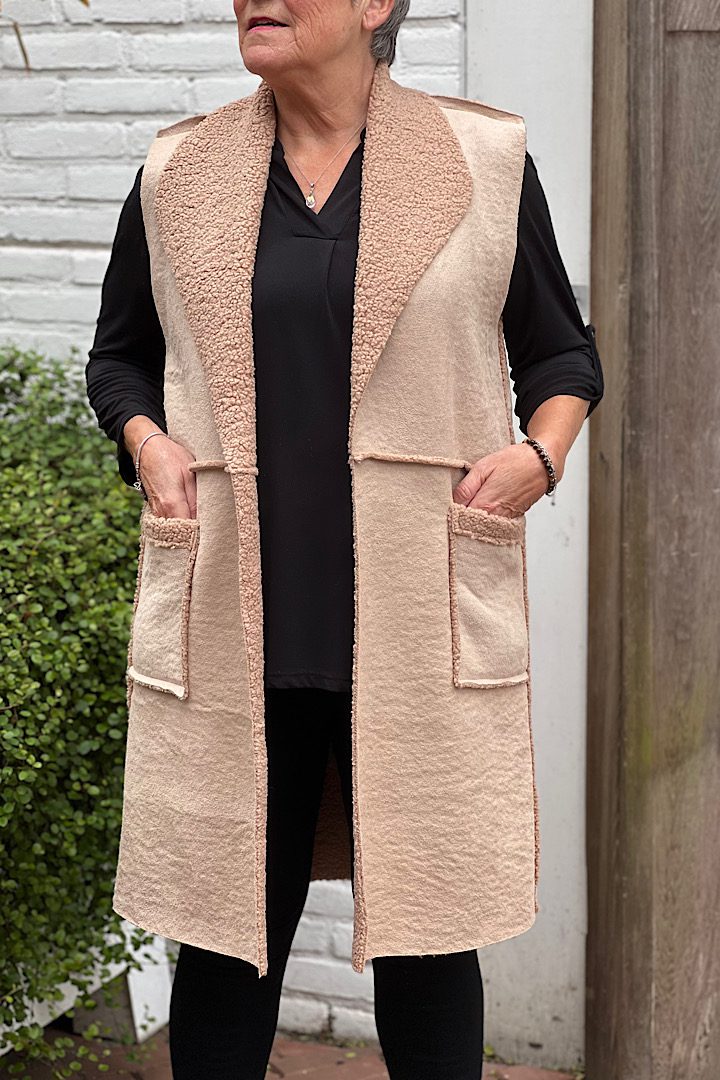 Lang Gilet met Teddy Voering taupe