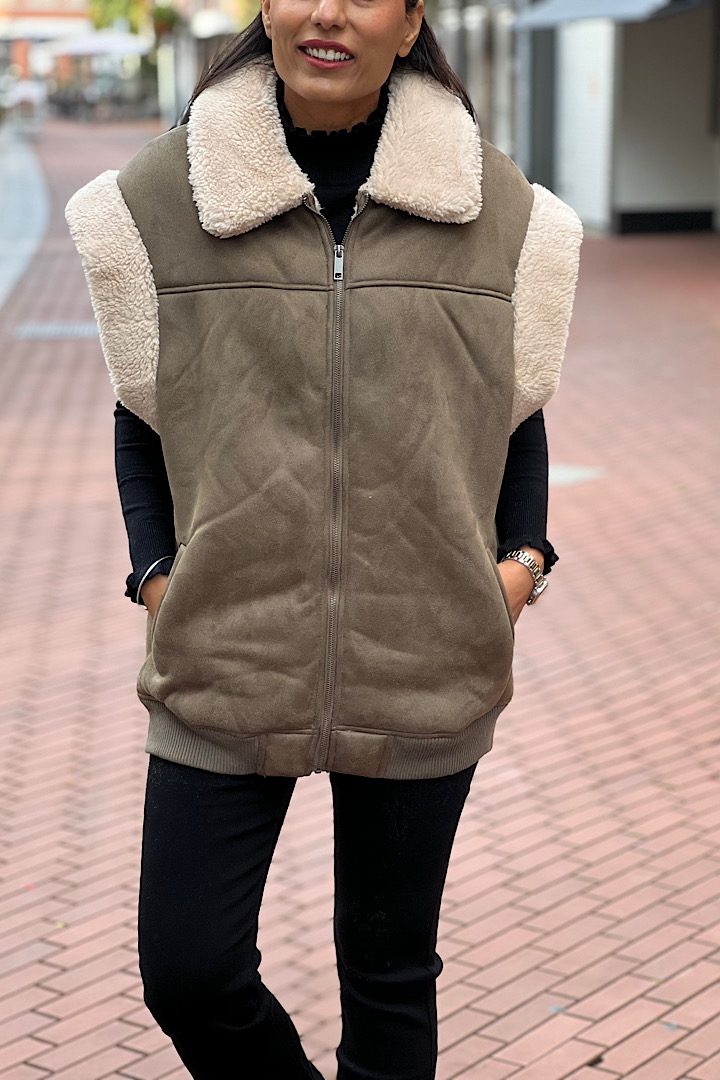 Oversized Teddy Bodywarmer