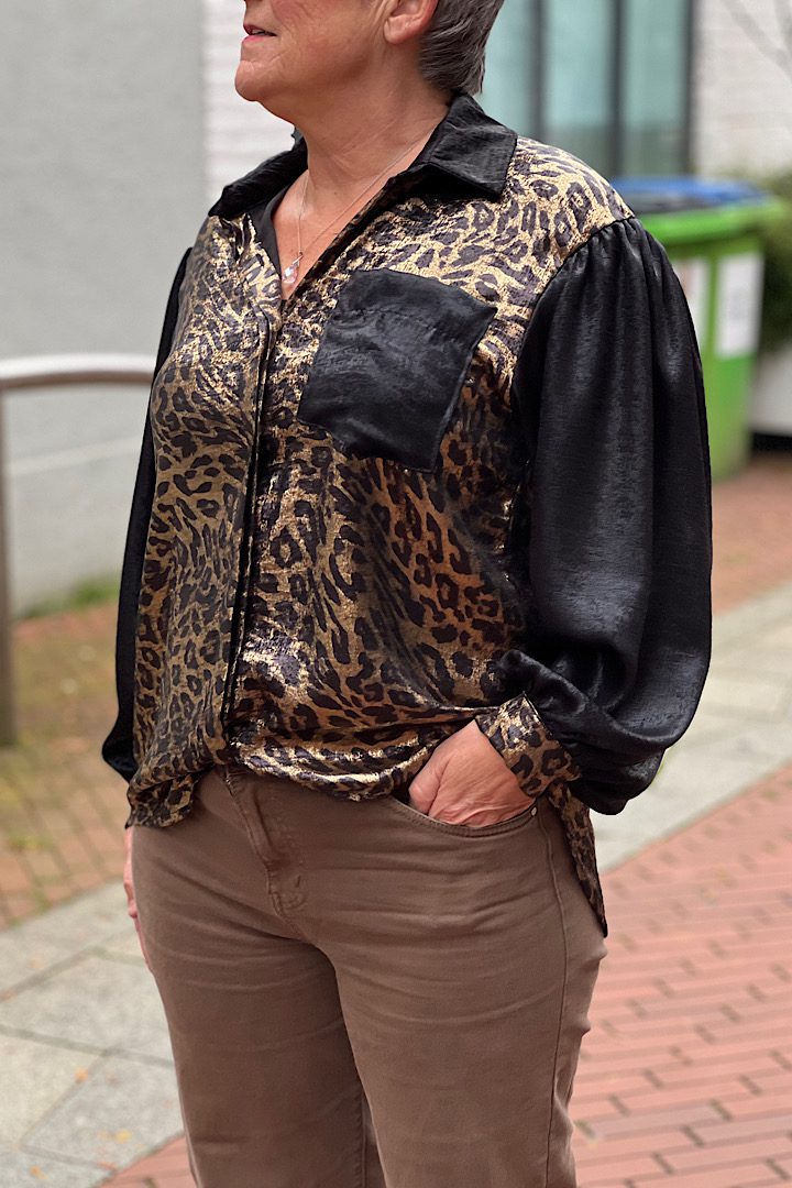 Blouse in Panterprint met Metallic