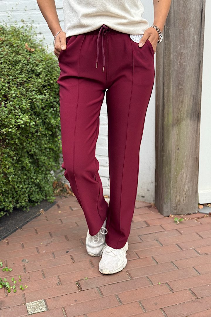 Miss Angelia Broek met naad