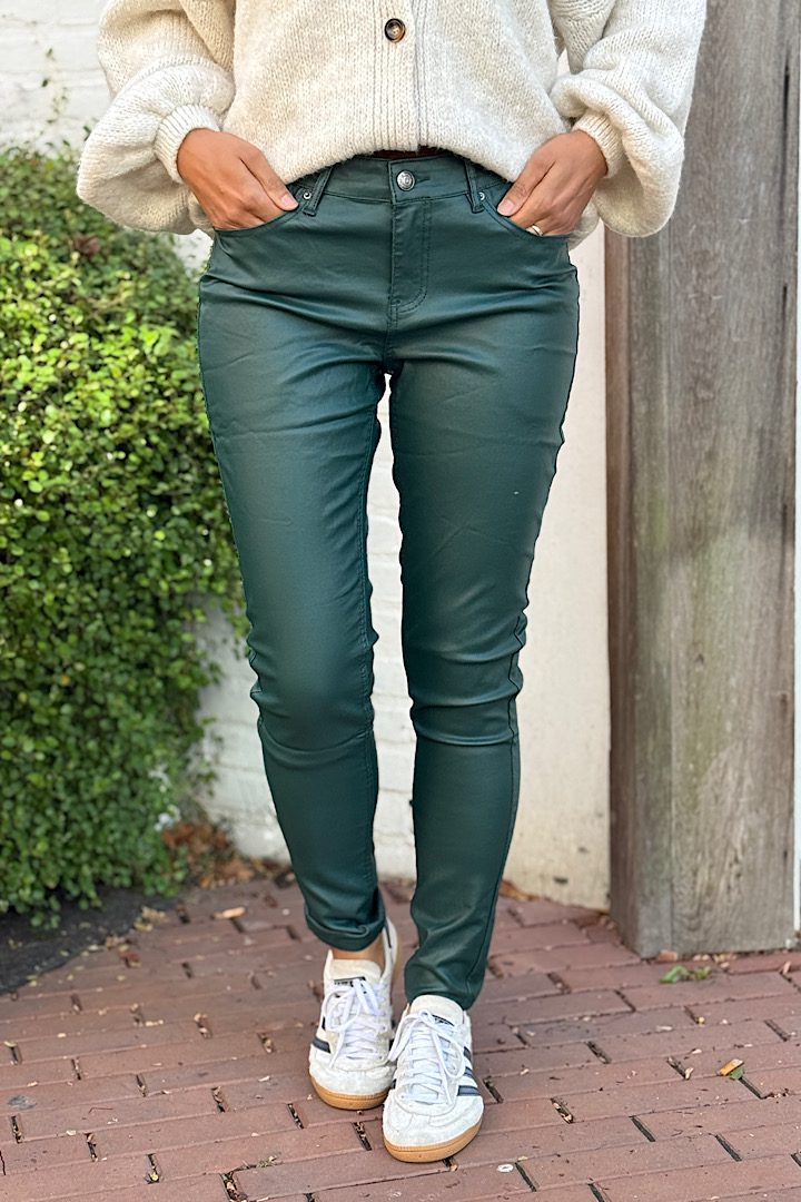 Monday Leatherlook broek flesgroen